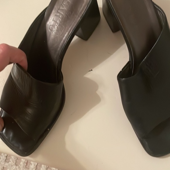 Black sandals with square heel - Picture 2 of 2